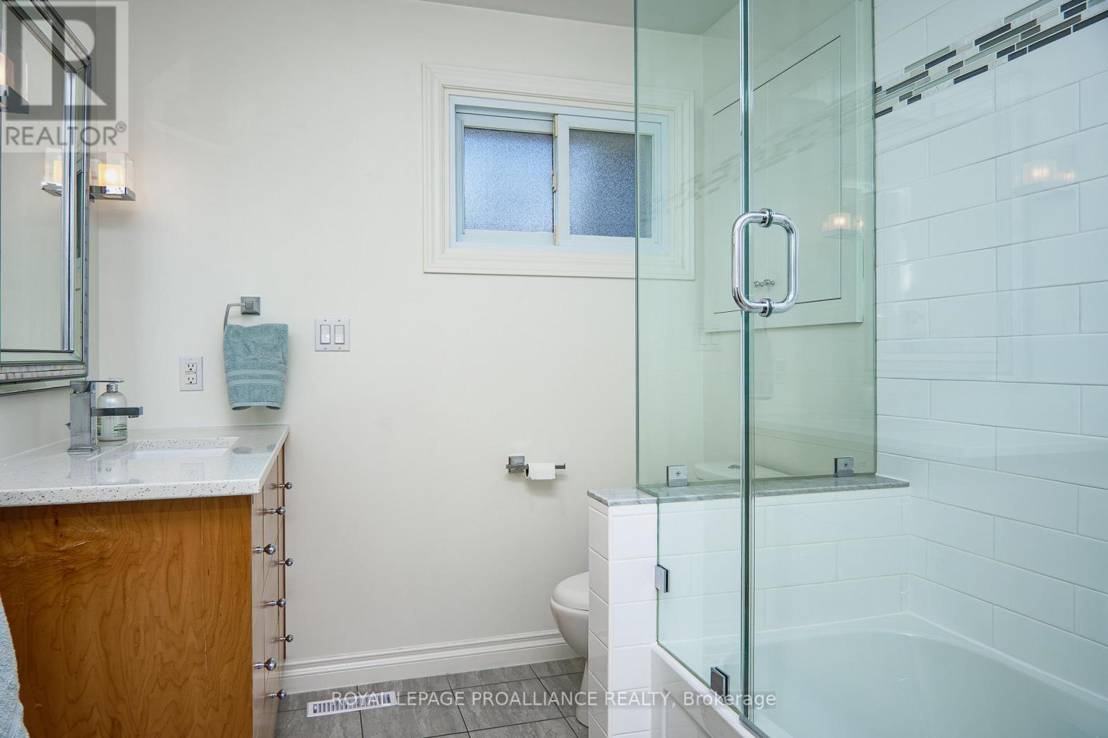 39 Parkview Heights, Quinte West, Ontario  K8V 5M1 - Photo 39 - X12528564