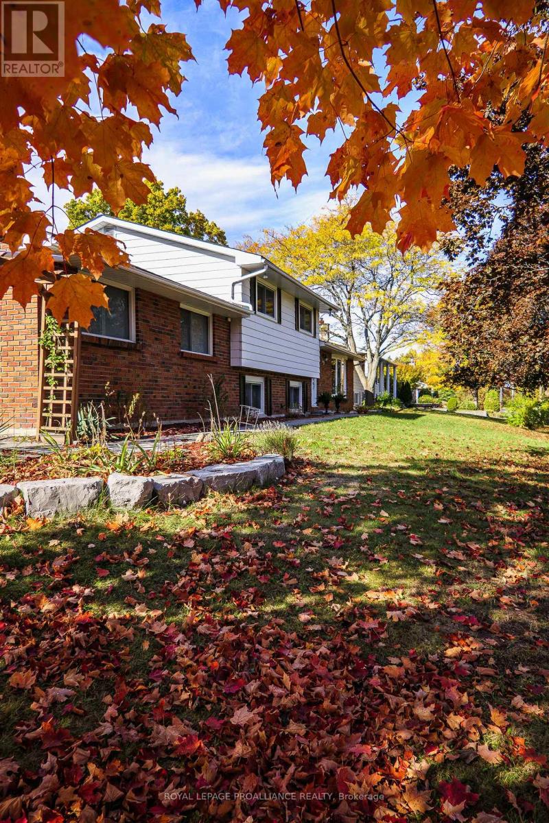 39 Parkview Heights, Quinte West, Ontario  K8V 5M1 - Photo 5 - X12528564