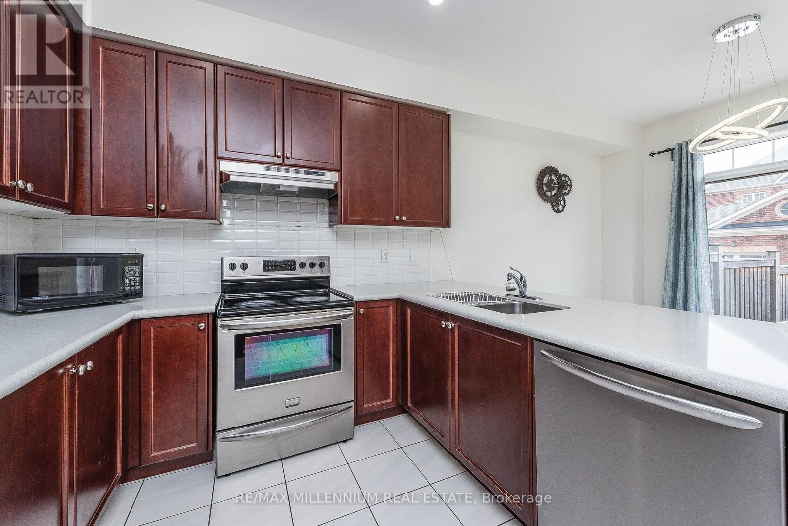 180 Pelee Avenue, Vaughan, Ontario  L4H 3Z9 - Photo 16 - N12526414