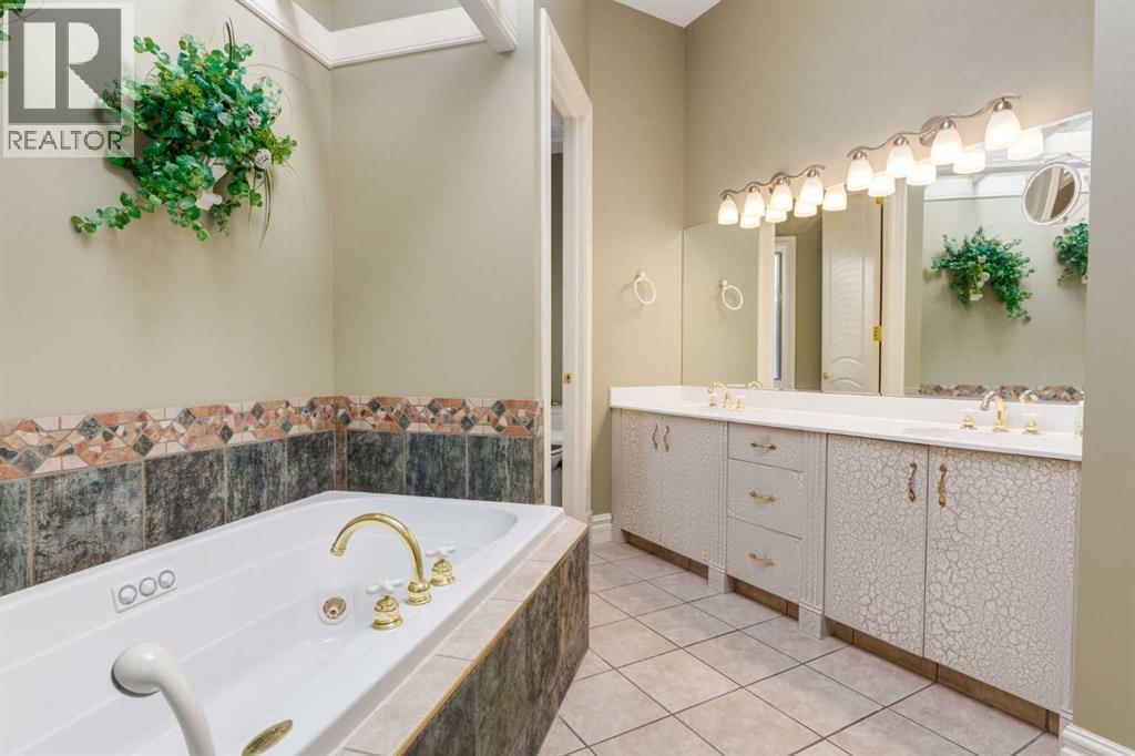 14 Patina Lane Sw, Calgary, Alberta  T3H 3N4 - Photo 25 - A2263476