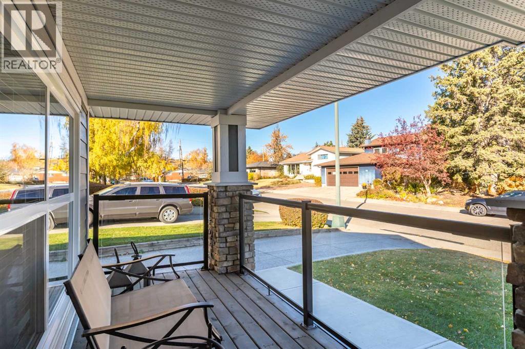 89 Woodlark Drive Sw, Calgary, Alberta  T3C 3H6 - Photo 2 - A2266038