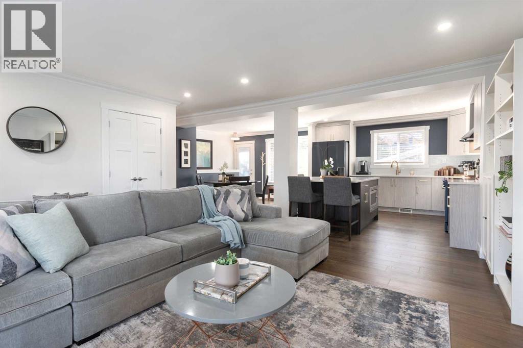 89 Woodlark Drive Sw, Calgary, Alberta  T3C 3H6 - Photo 3 - A2266038