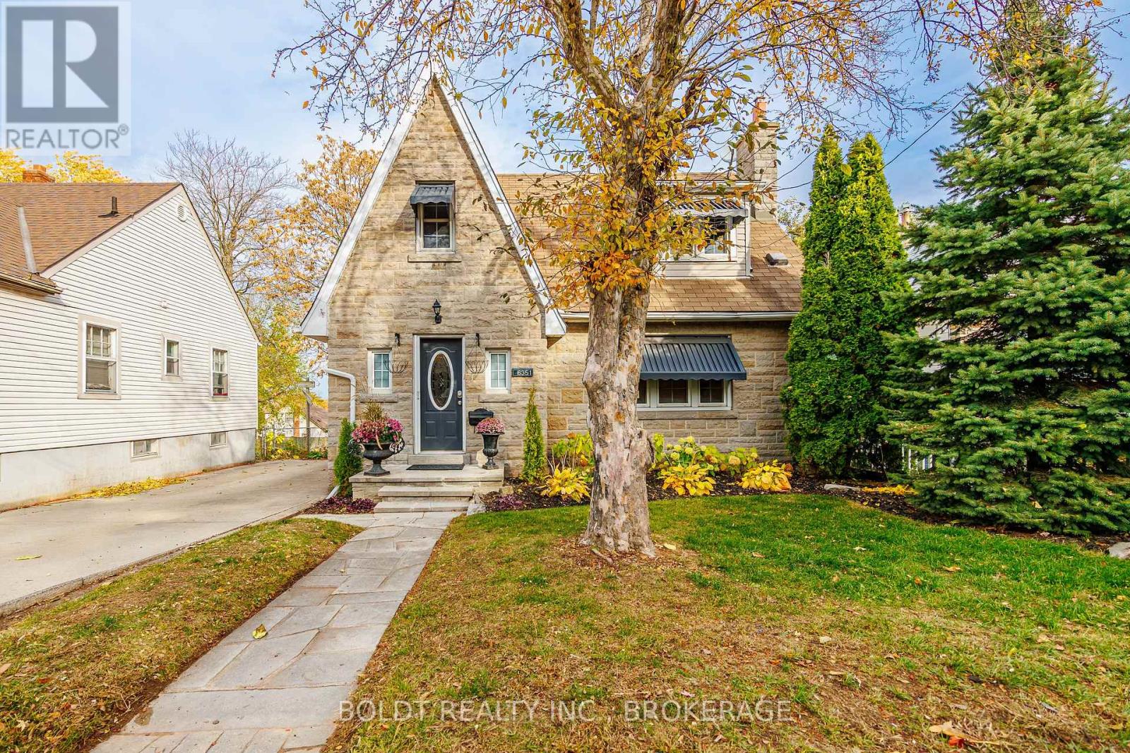 6351 Leeming Street, Niagara Falls, Ontario  L2G 1K3 - Photo 2 - X12528556