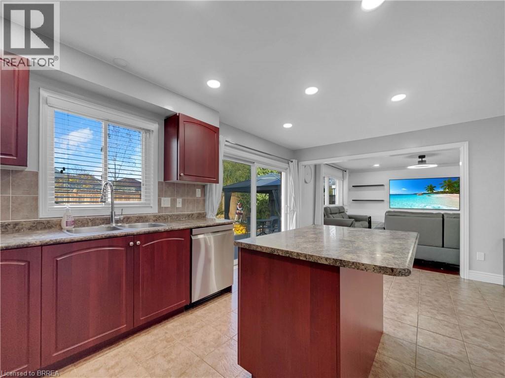 12 Shantz Avenue, Brantford, Ontario  N3T 0A7 - Photo 15 - 40784215