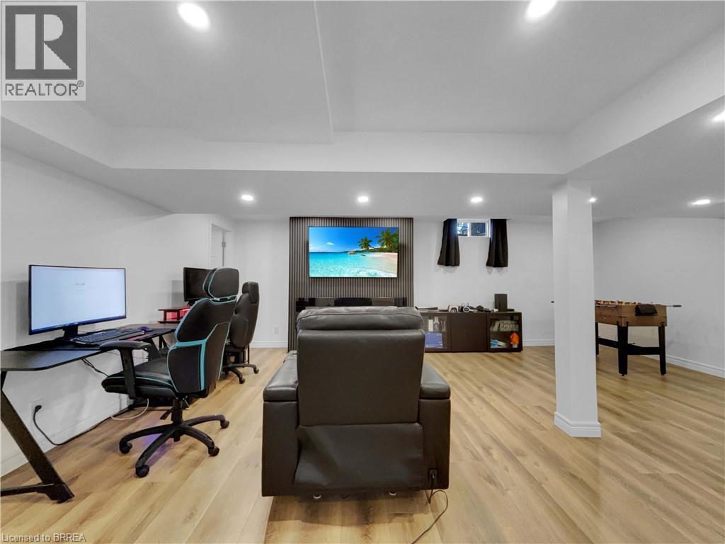 12 Shantz Avenue, Brantford, Ontario  N3T 0A7 - Photo 22 - 40784215