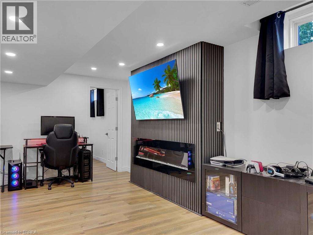 12 Shantz Avenue, Brantford, Ontario  N3T 0A7 - Photo 23 - 40784215