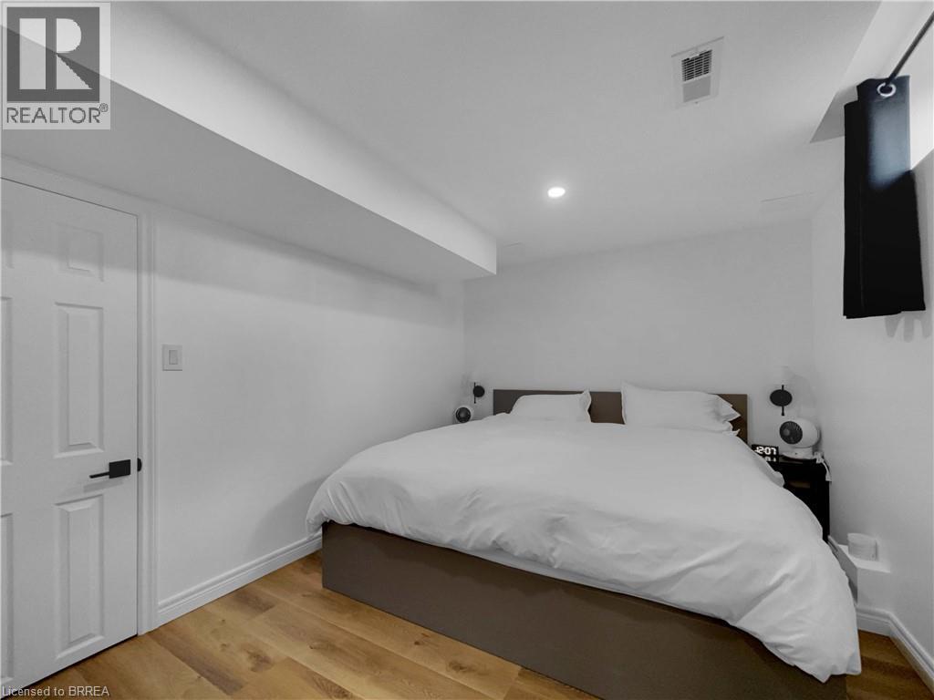 12 Shantz Avenue, Brantford, Ontario  N3T 0A7 - Photo 24 - 40784215