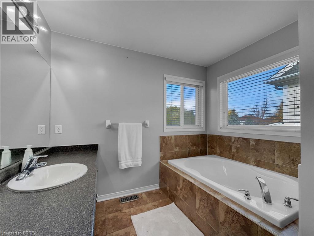 12 Shantz Avenue, Brantford, Ontario  N3T 0A7 - Photo 34 - 40784215