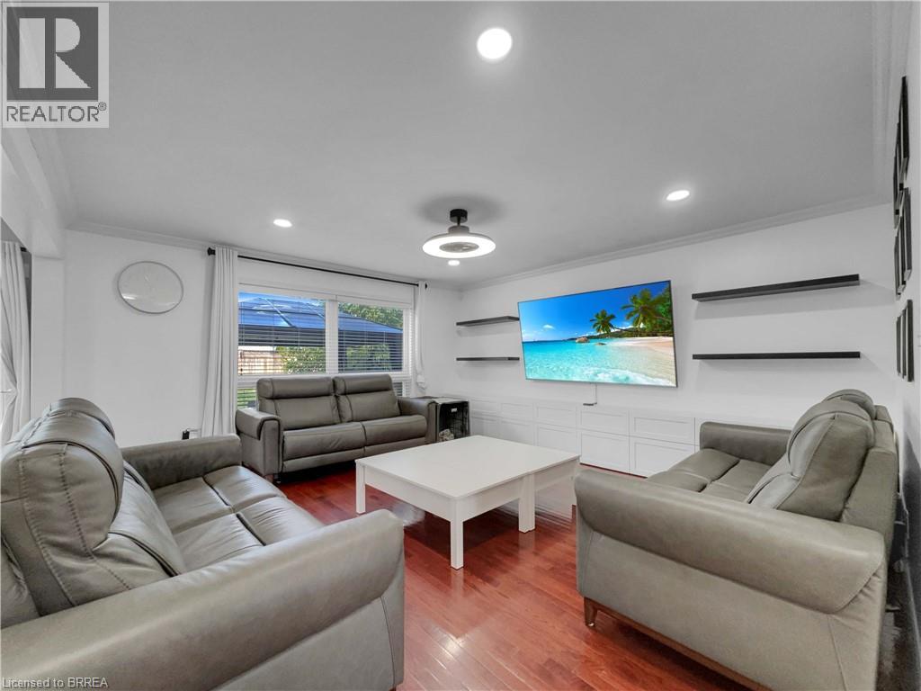 12 Shantz Avenue, Brantford, Ontario  N3T 0A7 - Photo 9 - 40784215