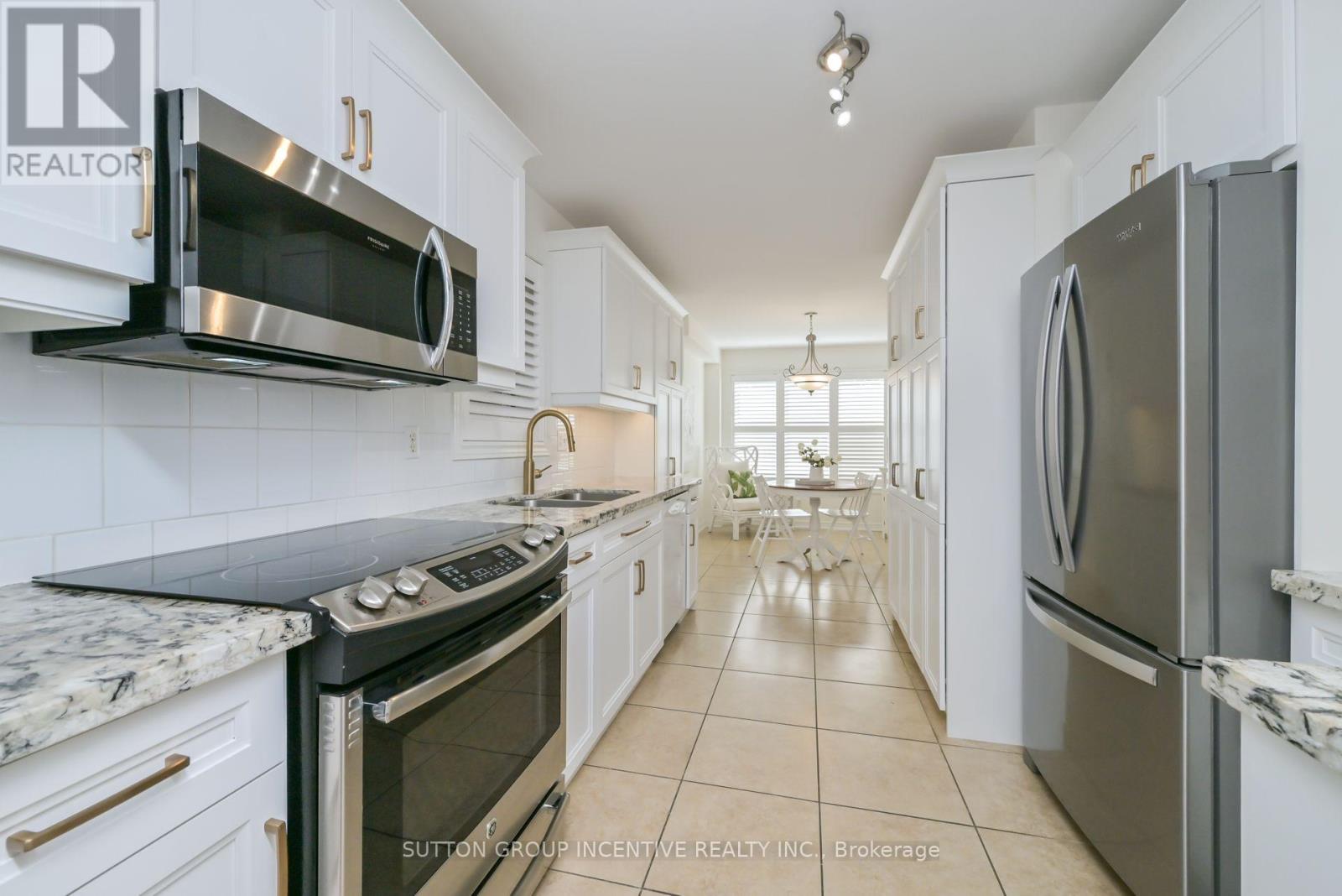 15 Sunset Boulevard, New Tecumseth, Ontario  L9R 1Y8 - Photo 5 - N12371896