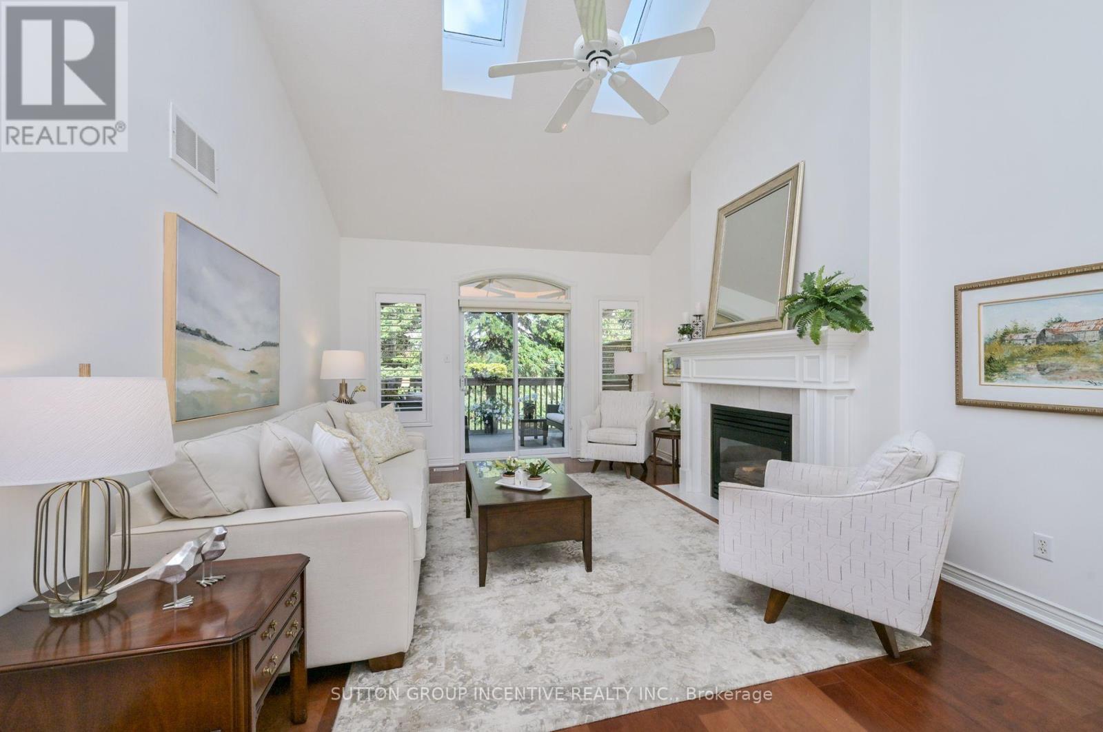 15 Sunset Boulevard, New Tecumseth, Ontario  L9R 1Y8 - Photo 7 - N12371896