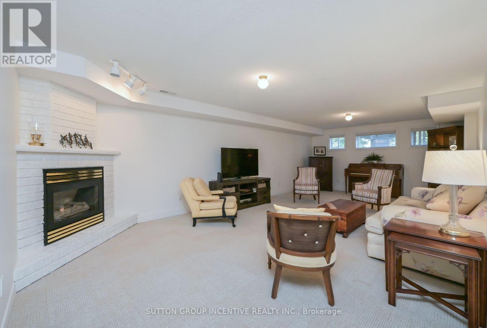 15 Sunset Boulevard, New Tecumseth, Ontario  L9R 1Y8 - Photo 24 - N12371896