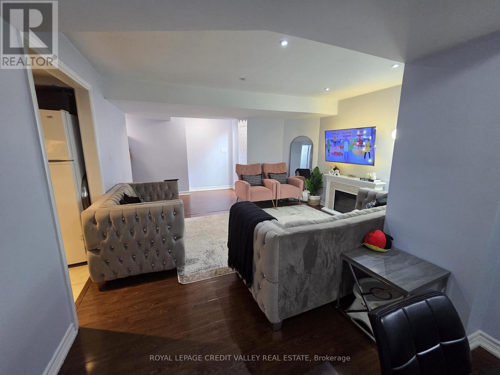 242 Jarrett Xing (Bsmt) Court, Milton, Ontario  L9T 6Z9 - Photo 11 - W12522432