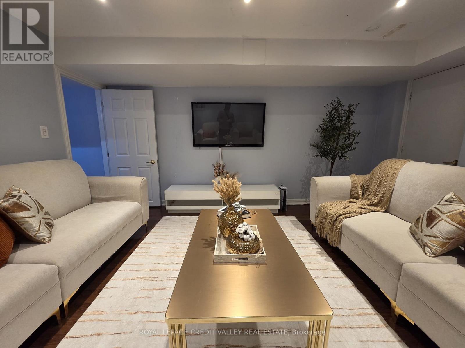 242 Jarrett Xing (Bsmt) Court, Milton, Ontario  L9T 6Z9 - Photo 12 - W12522432