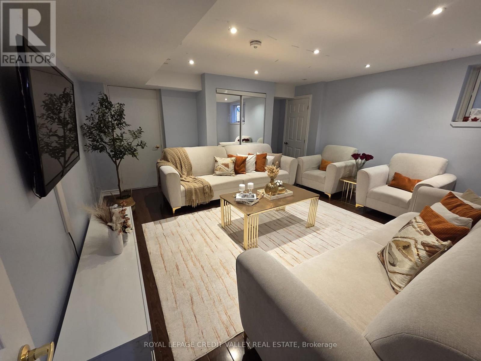 242 Jarrett Xing (Bsmt) Court, Milton, Ontario  L9T 6Z9 - Photo 14 - W12522432