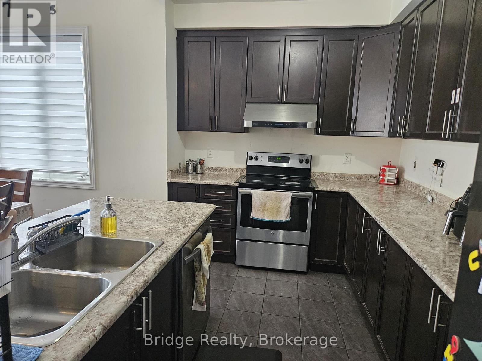 1060 Upper Thames Drive, Woodstock, Ontario N4T 0H2 - Photo 3 - X12528548