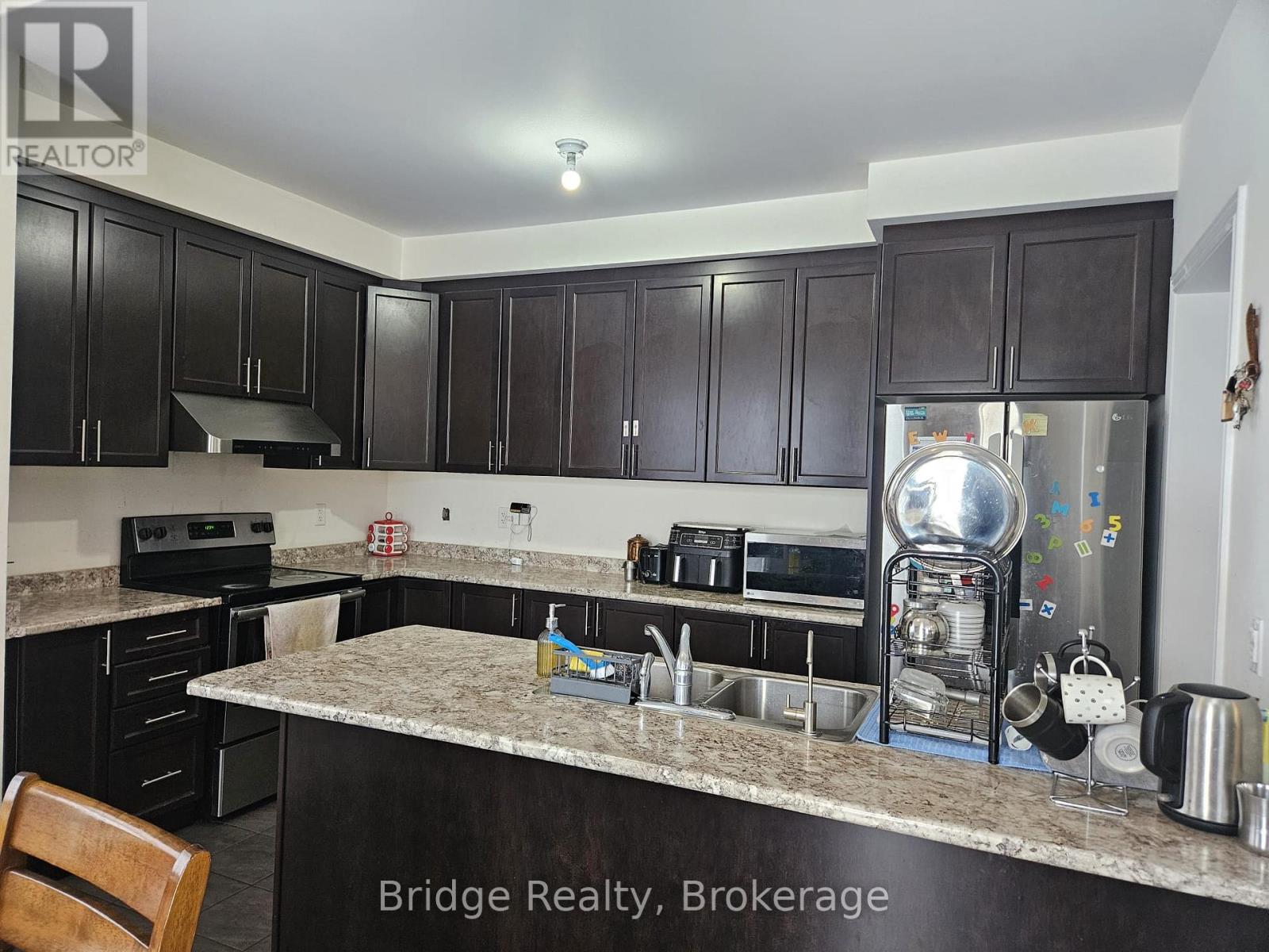 1060 Upper Thames Drive, Woodstock, Ontario N4T 0H2 - Photo 4 - X12528548