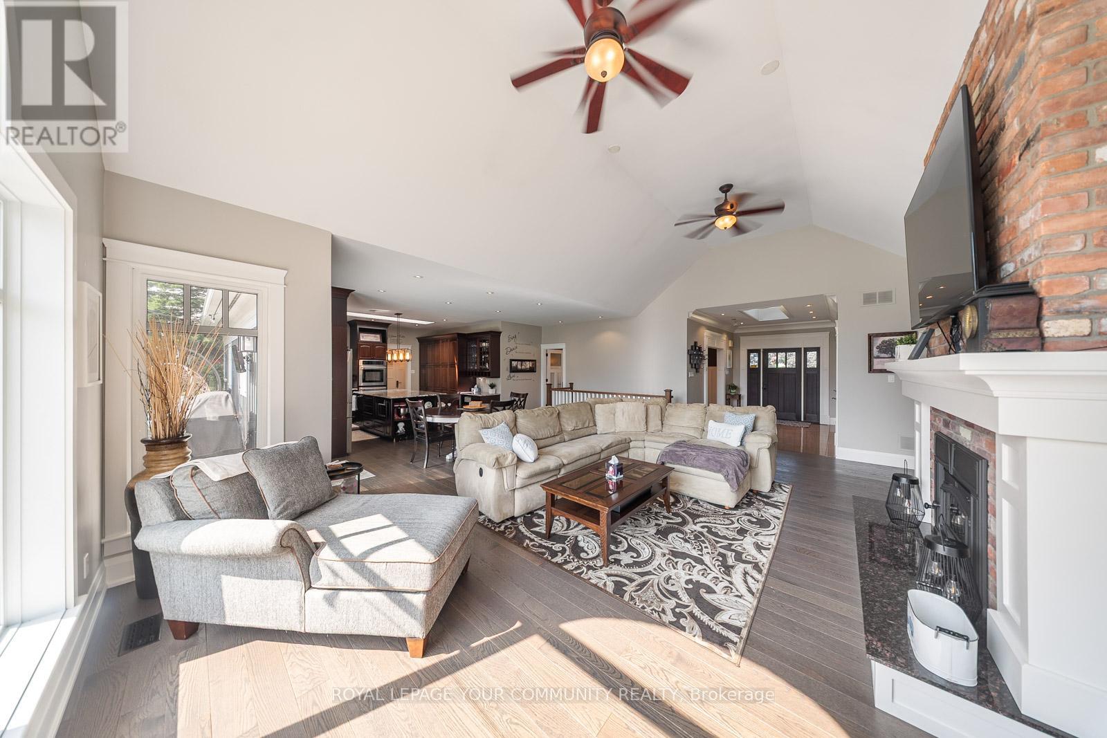 6 Creekside Court, Caledon, Ontario  L7E 0B3 - Photo 9 - W12350501