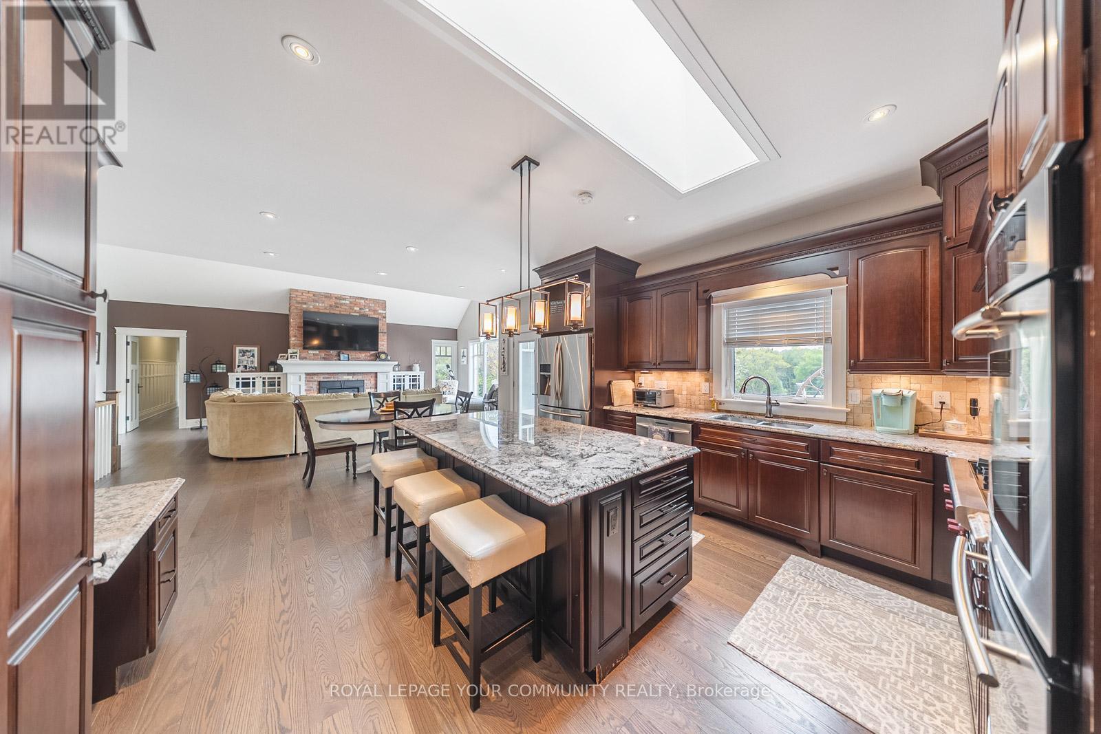 6 Creekside Court, Caledon, Ontario  L7E 0B3 - Photo 15 - W12350501