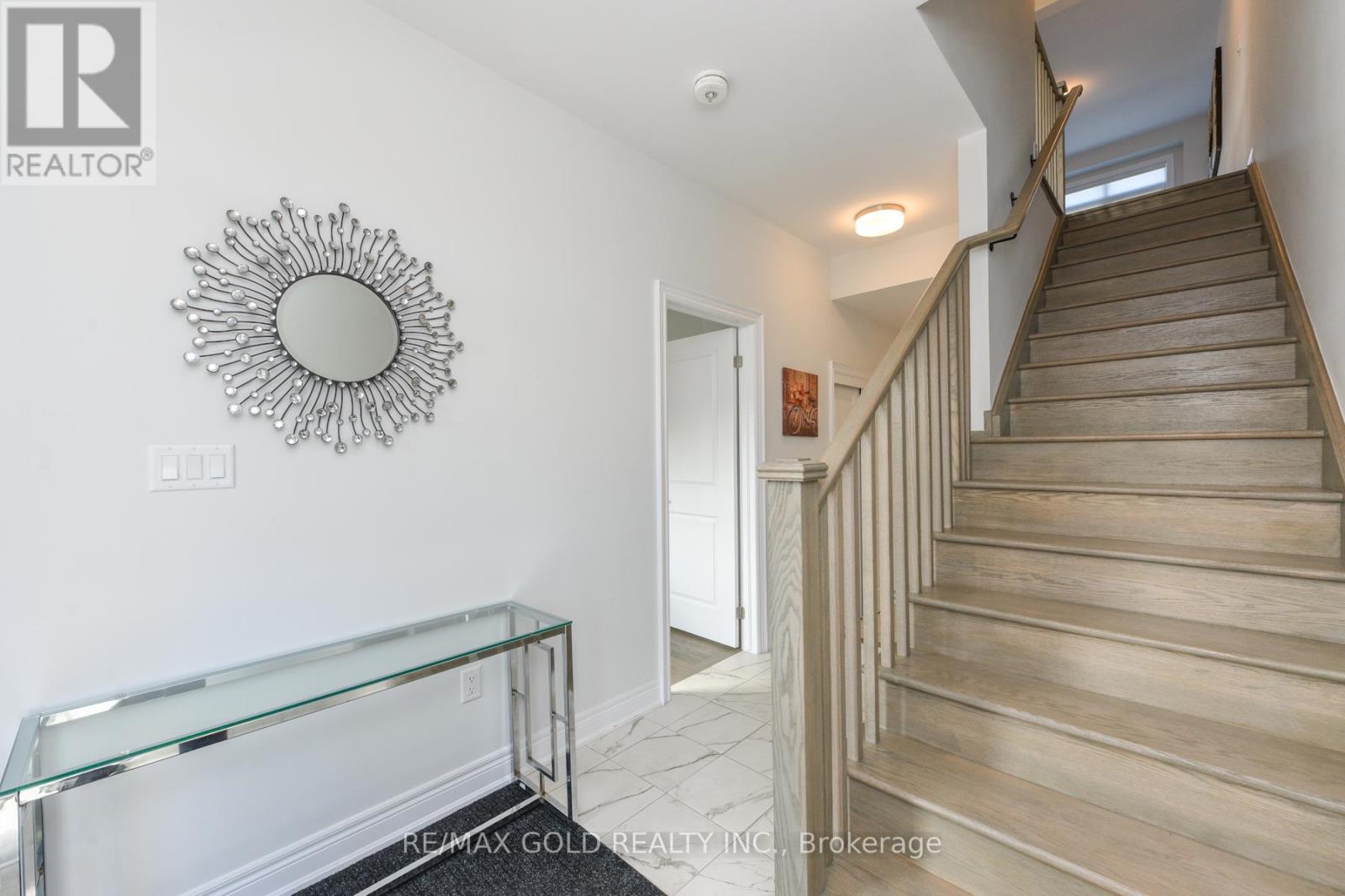 2733 Westoak Trail, Oakville, Ontario  L6M 5T1 - Photo 5 - W12523400