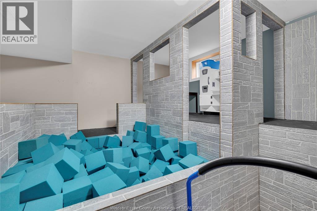 1270 Laurendeau, Windsor, Ontario  N8Y 4B5 - Photo 25 - 25028436