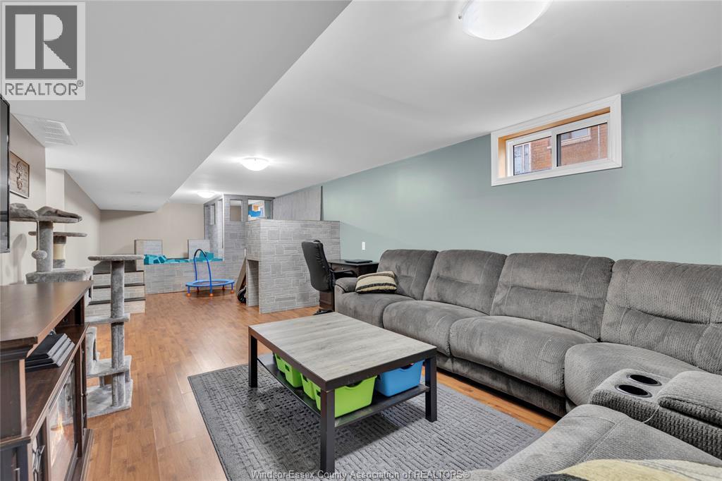 1270 Laurendeau, Windsor, Ontario  N8Y 4B5 - Photo 27 - 25028436