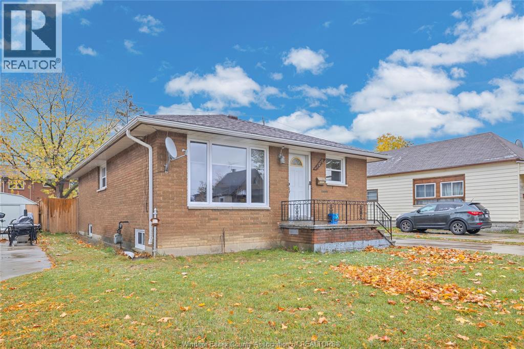 1270 Laurendeau, Windsor, Ontario  N8Y 4B5 - Photo 3 - 25028436