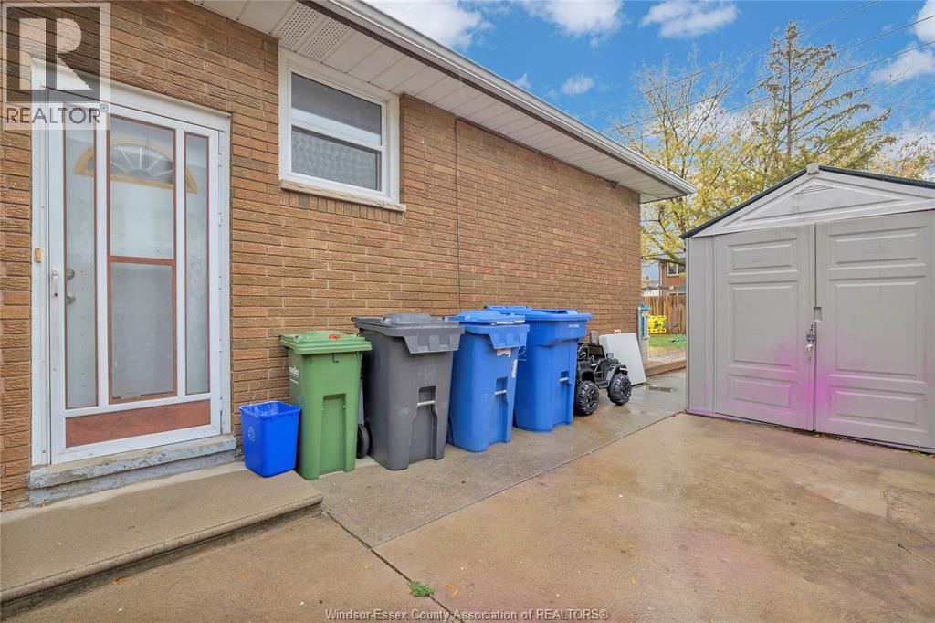 1270 Laurendeau, Windsor, Ontario  N8Y 4B5 - Photo 32 - 25028436