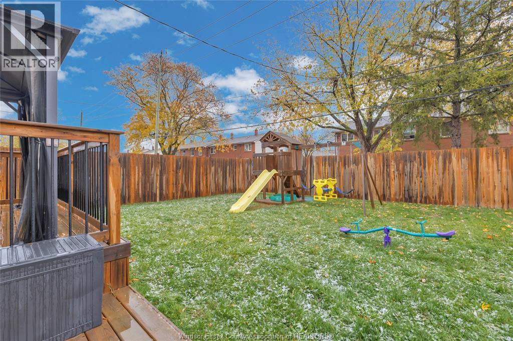 1270 Laurendeau, Windsor, Ontario  N8Y 4B5 - Photo 35 - 25028436