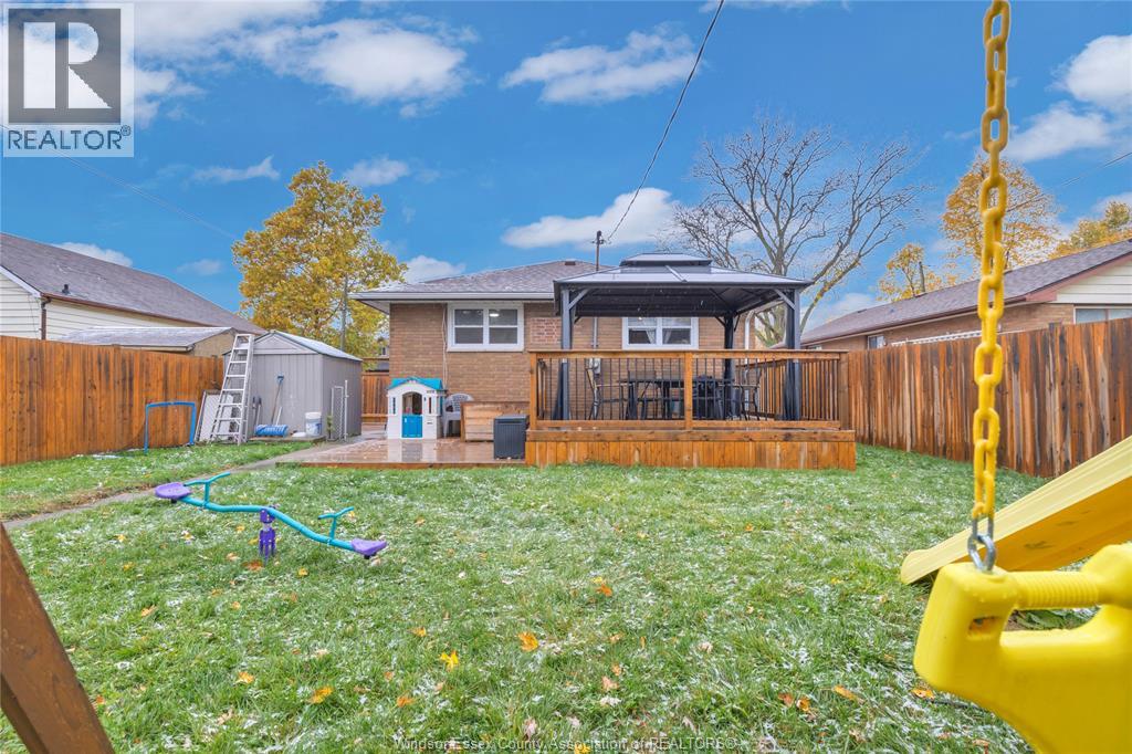 1270 Laurendeau, Windsor, Ontario  N8Y 4B5 - Photo 38 - 25028436