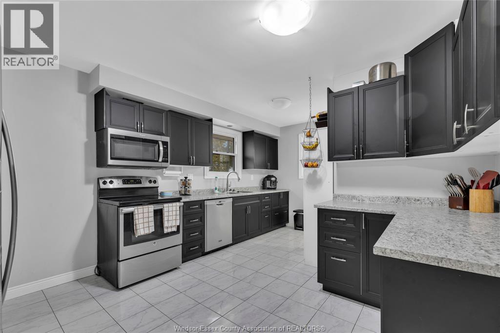 1270 Laurendeau, Windsor, Ontario  N8Y 4B5 - Photo 4 - 25028436