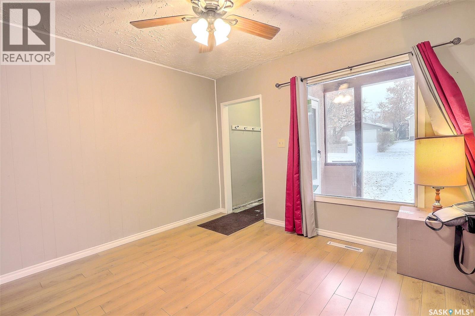 422 20th Street E, Prince Albert, Saskatchewan  S6V 1L1 - Photo 3 - SK023702