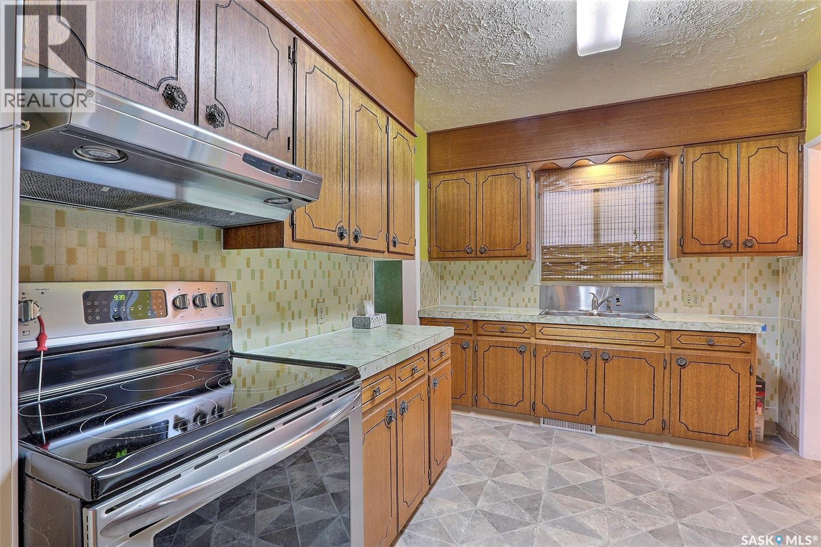 422 20th Street E, Prince Albert, Saskatchewan  S6V 1L1 - Photo 6 - SK023702