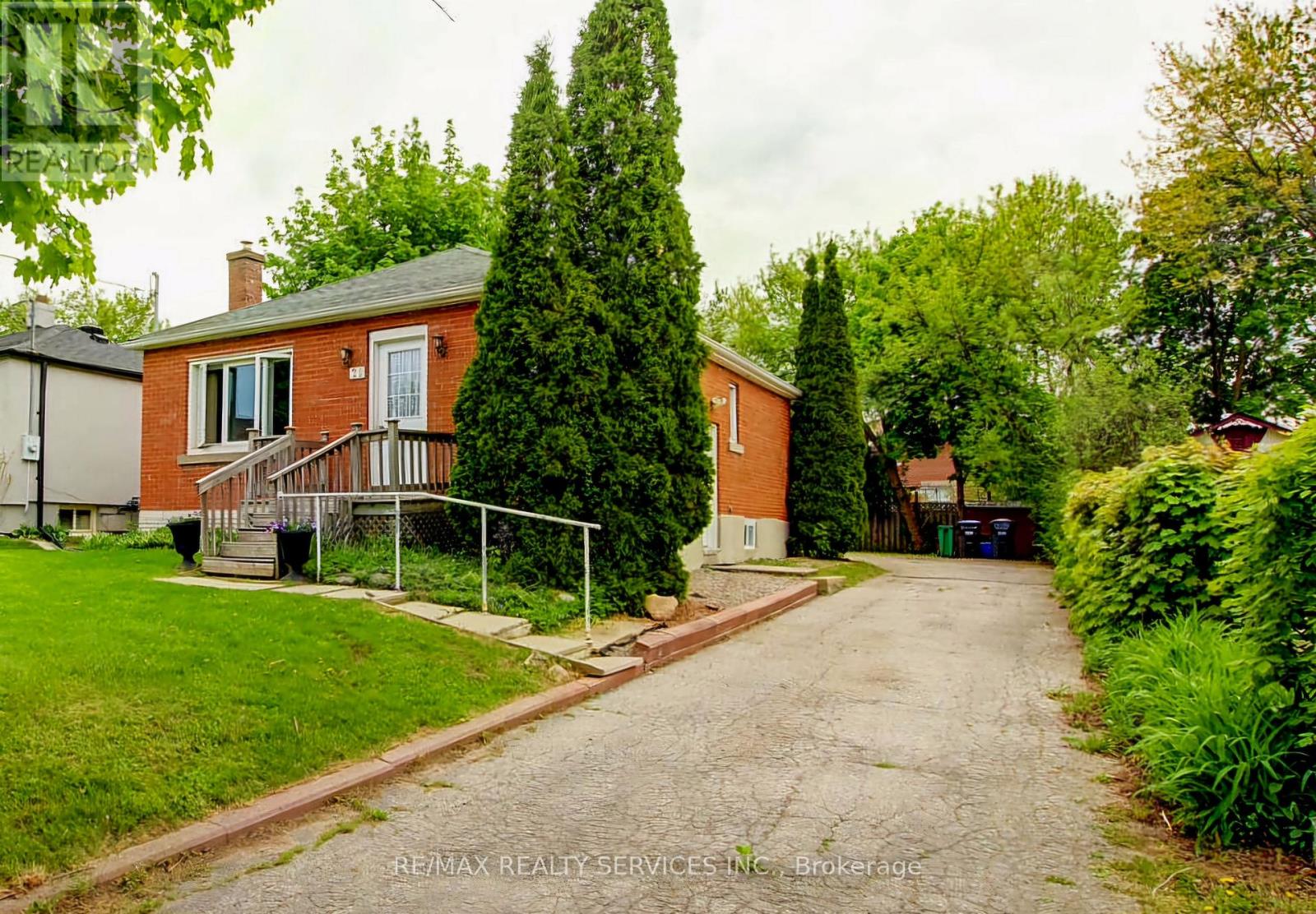 29 WOODWARD AVENUE, Brampton, Ontario