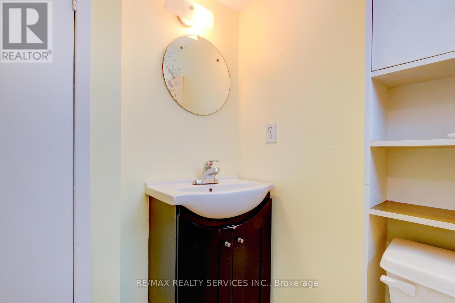 29 Woodward Avenue, Brampton, Ontario  L6V 1K2 - Photo 28 - W12346900