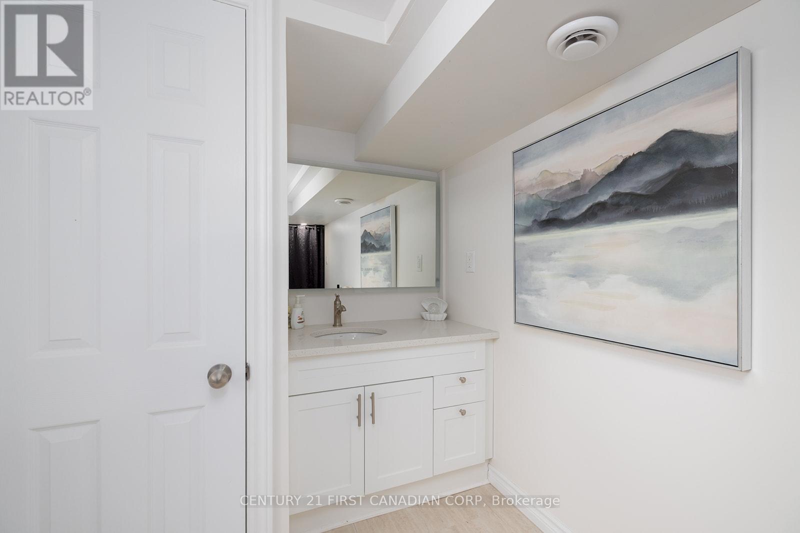 43409 Sparta Line, Central Elgin, Ontario  N5P 3S8 - Photo 18 - X12337363