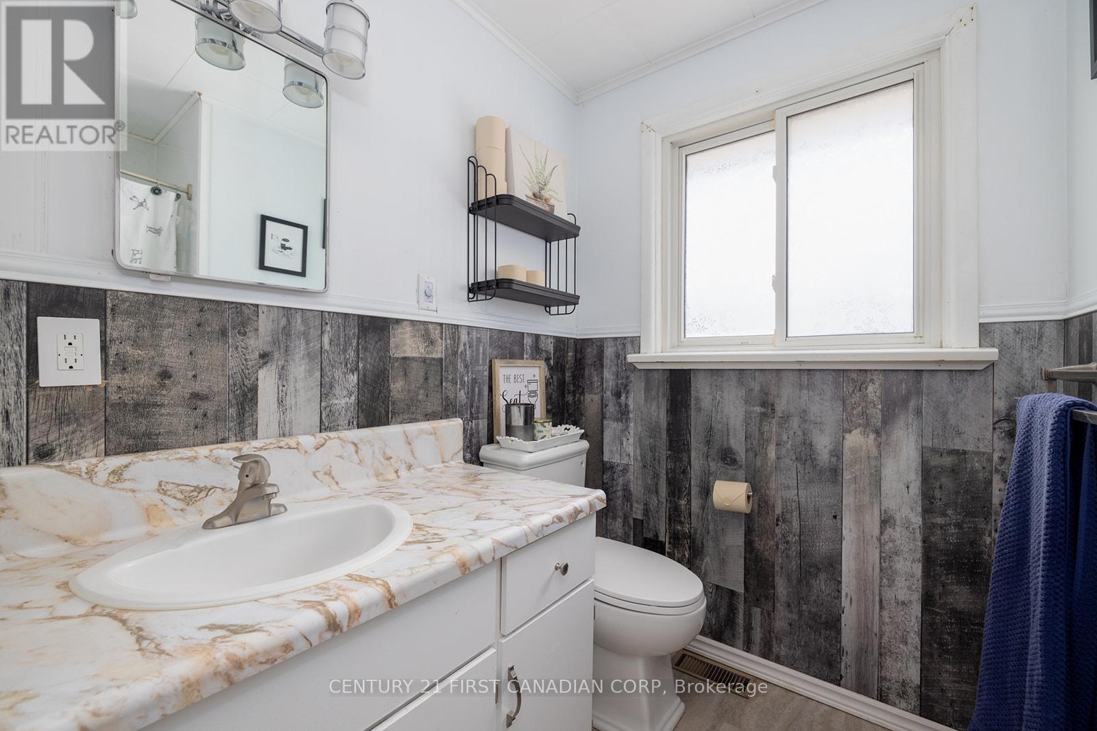 43409 Sparta Line, Central Elgin, Ontario  N5P 3S8 - Photo 13 - X12337363