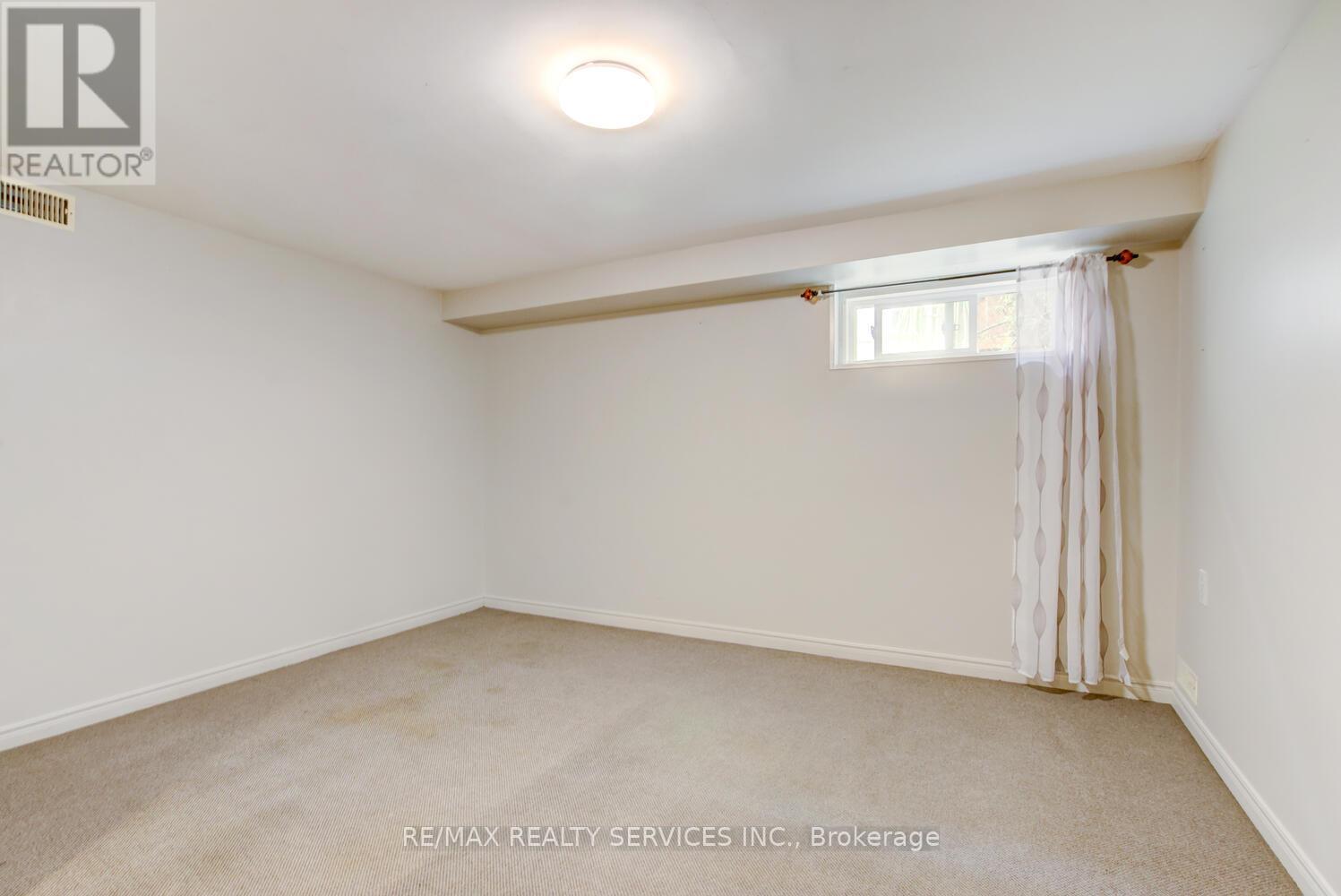 29 Woodward Avenue, Brampton, Ontario  L6V 1K2 - Photo 22 - W12346900