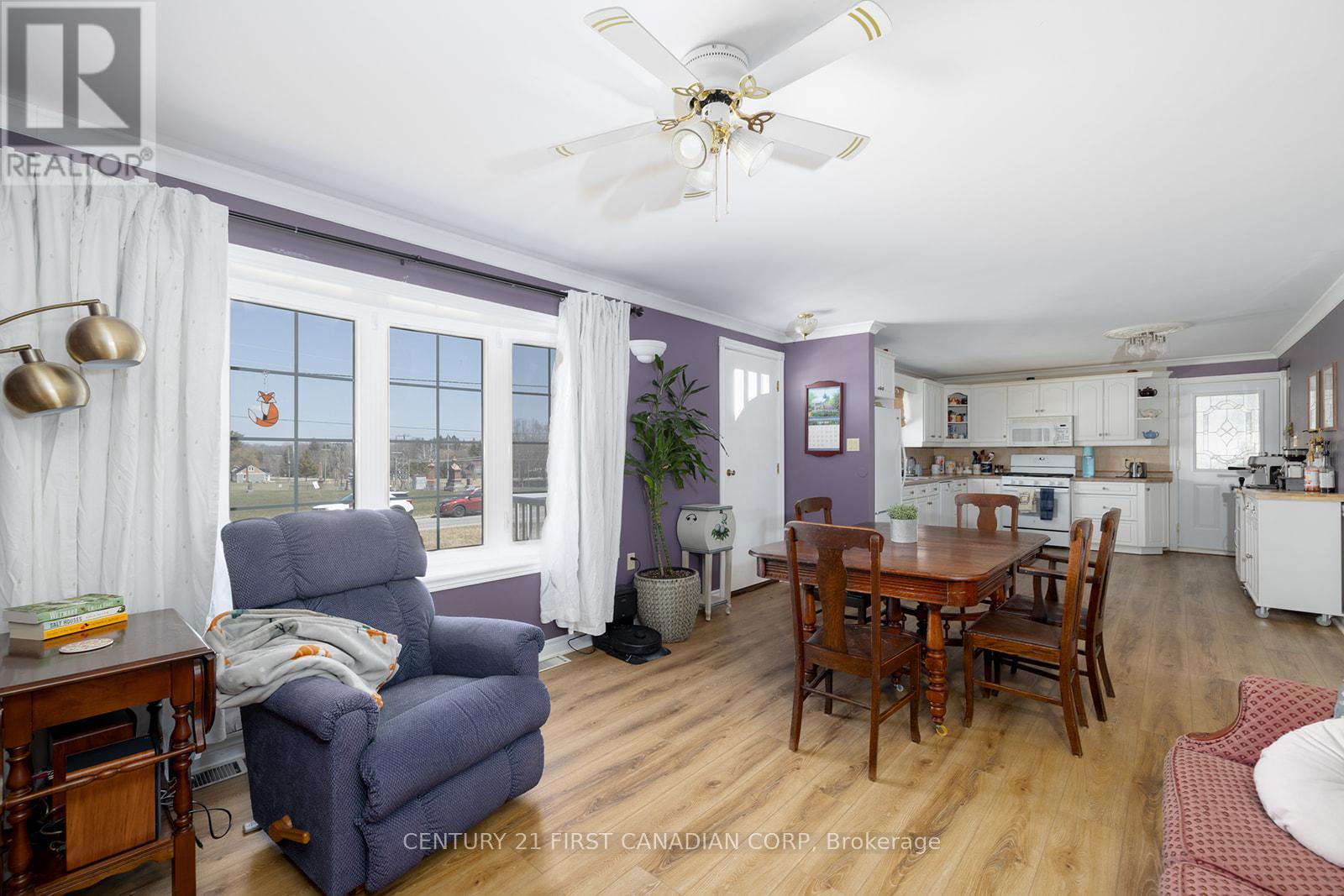 43409 Sparta Line, Central Elgin, Ontario  N5P 3S8 - Photo 4 - X12337363