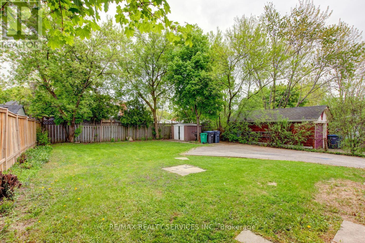 29 Woodward Avenue, Brampton, Ontario  L6V 1K2 - Photo 34 - W12346900