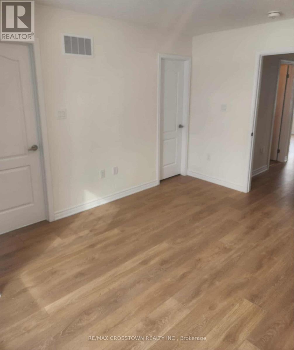 71 Shelburne Avenue, Wasaga Beach, Ontario  L9Z 0L2 - Photo 10 - S12380534