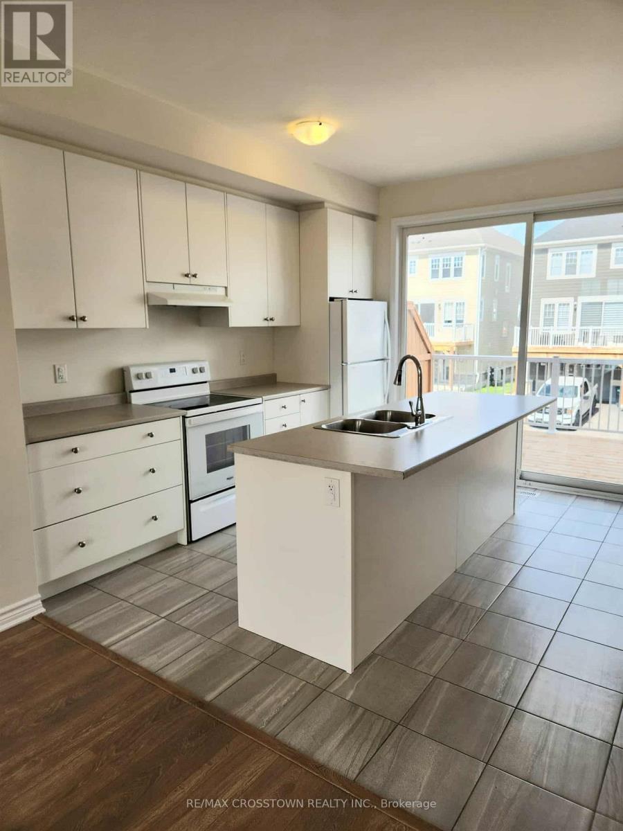 71 Shelburne Avenue, Wasaga Beach, Ontario  L9Z 0L2 - Photo 6 - S12380534