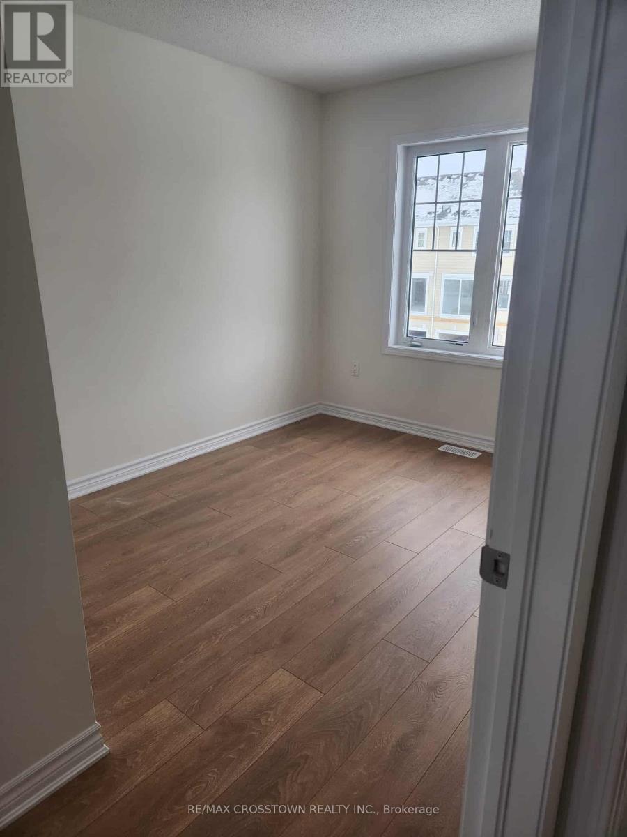 71 Shelburne Avenue, Wasaga Beach, Ontario  L9Z 0L2 - Photo 11 - S12380534