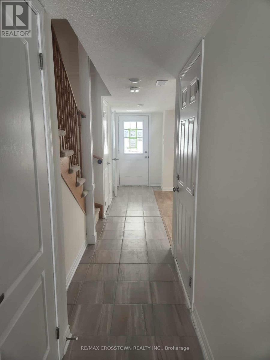 71 Shelburne Avenue, Wasaga Beach, Ontario  L9Z 0L2 - Photo 3 - S12380534