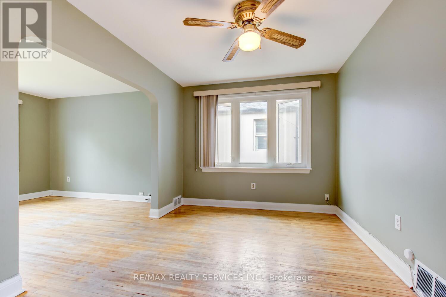 29 Woodward Avenue, Brampton, Ontario  L6V 1K2 - Photo 7 - W12346900