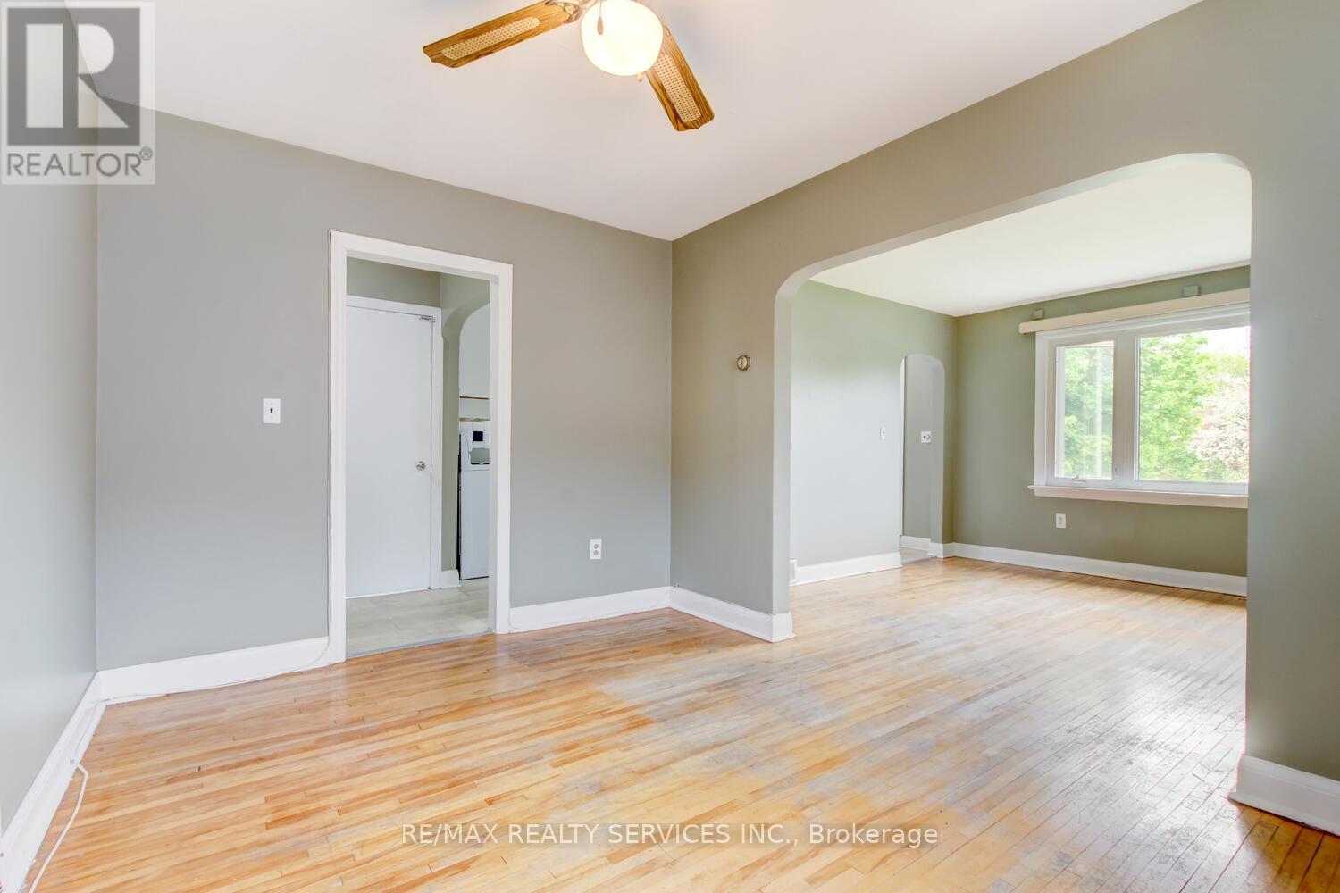 29 Woodward Avenue, Brampton, Ontario  L6V 1K2 - Photo 8 - W12346900