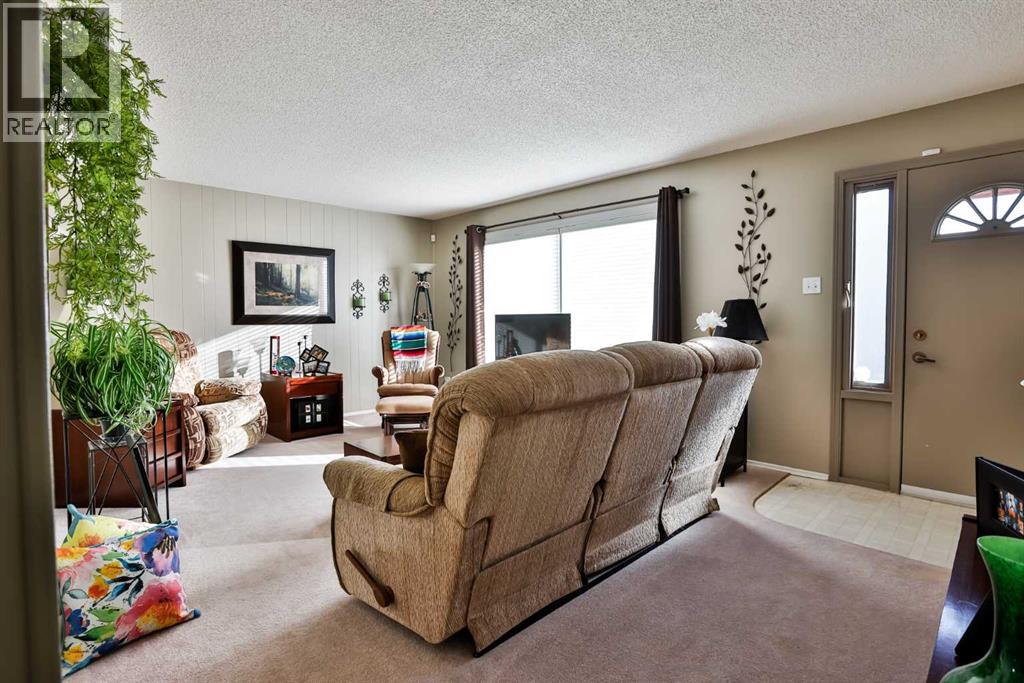 1517 14 Avenue N, Lethbridge, Alberta  T1H 1V4 - Photo 2 - A2268551