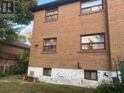 22 Beethoven Court, Toronto, Ontario  M2H 1W2 - Photo 4 - C12528578