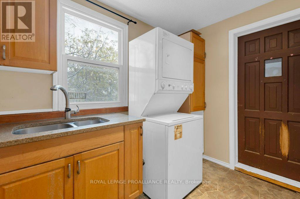 325 Sidney Street, Belleville, Ontario K8P 3Z5 - Photo 12 - X12528806