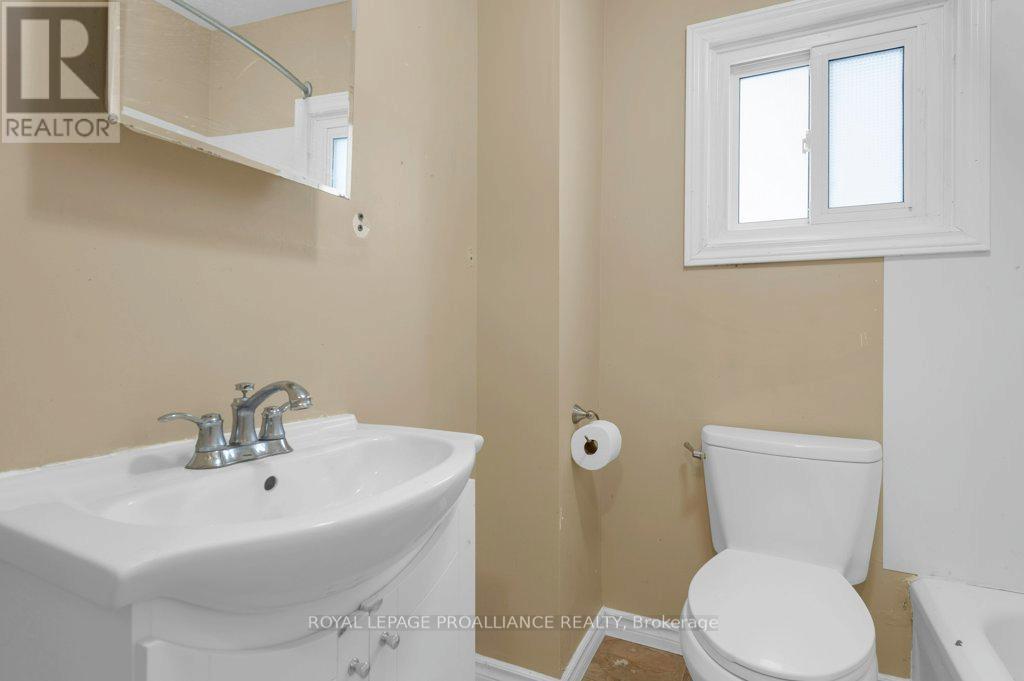 325 Sidney Street, Belleville, Ontario K8P 3Z5 - Photo 14 - X12528806